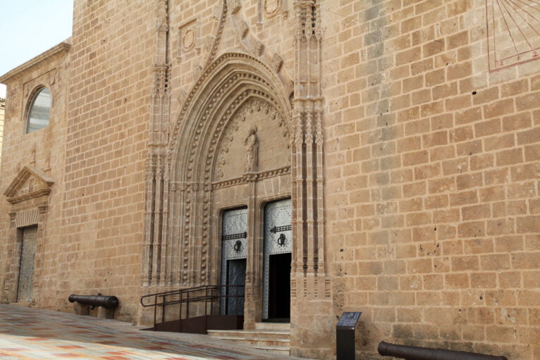 Fachada de la Iglesia San Bartolomé de Xàbia