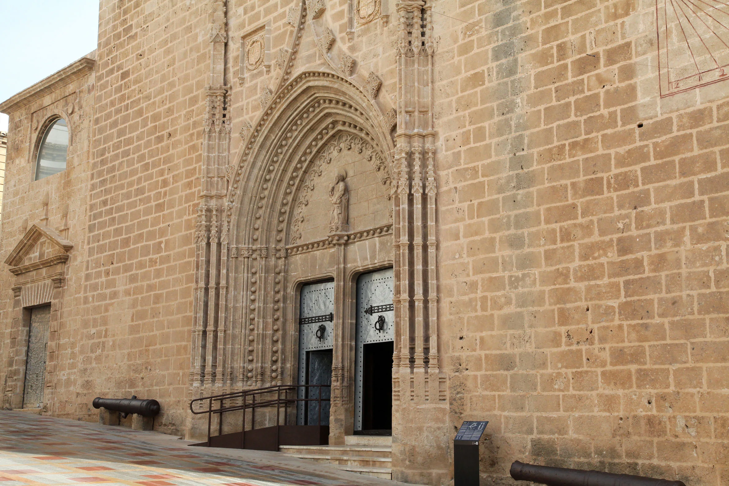 Iglesias y otros edificios religiosos