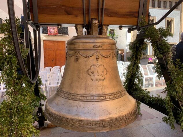 Imagen: La gran campana, la Bertomeua tras ser restaurada
