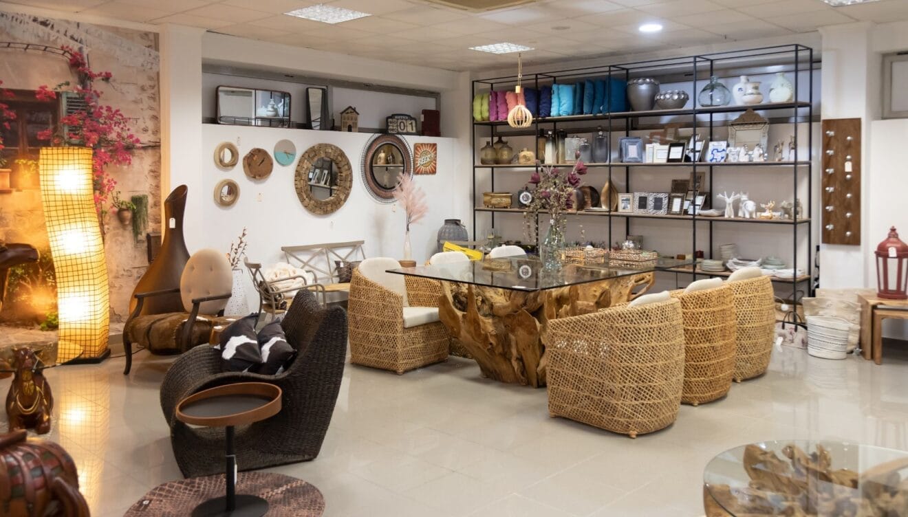 Muebles y decoración variados y de calidad en In&Out