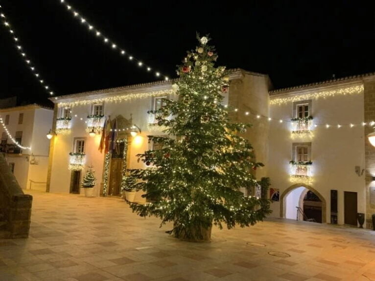 Iluminación navideña en el centro histórico de Xàbia de 2021