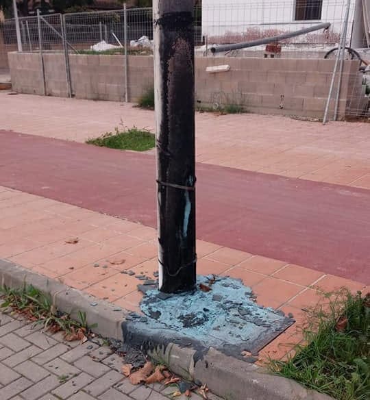 Imagen: Queman varias papeleras en Xàbia