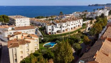 Complejo residencial a escasos metros del mar