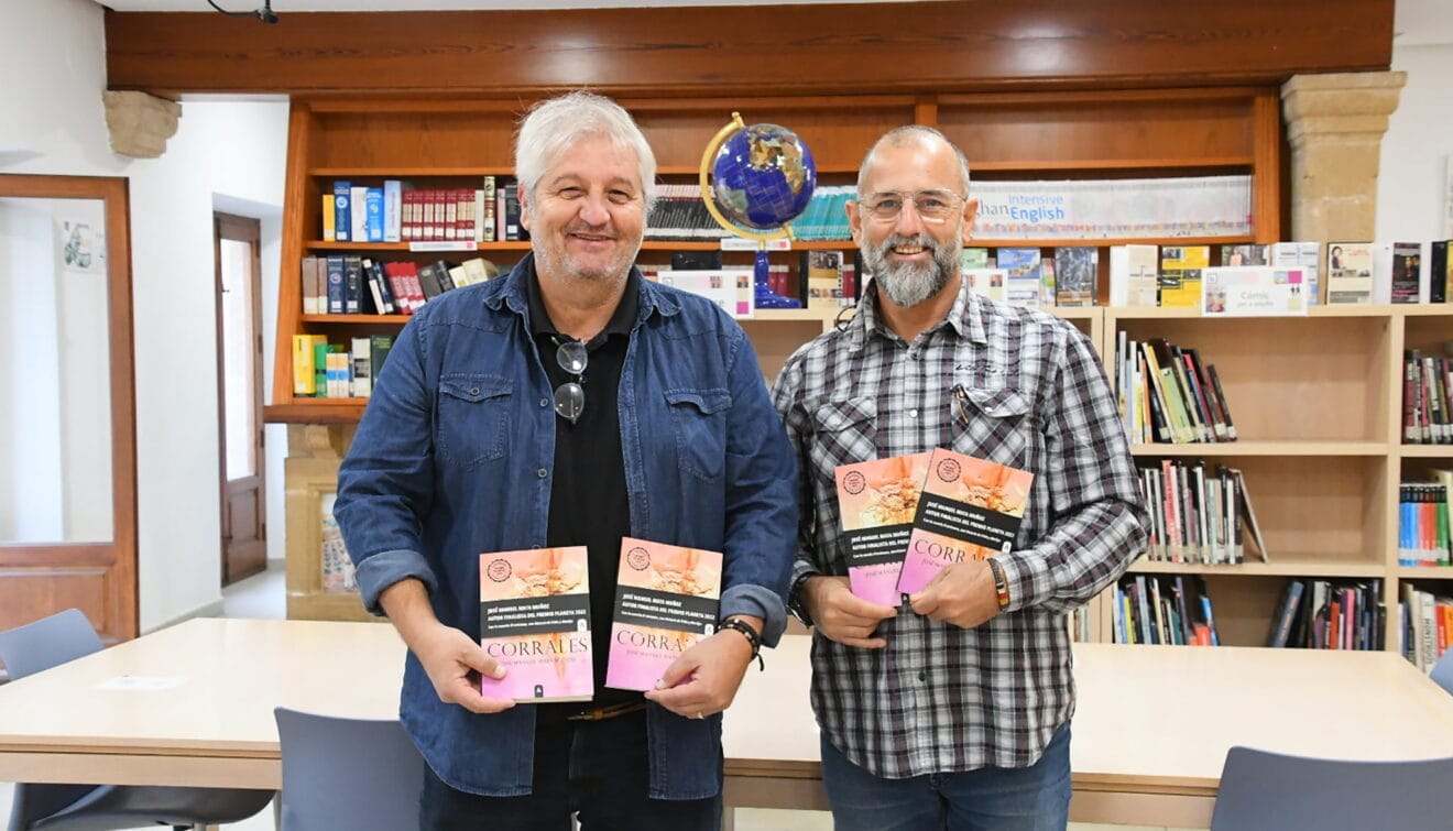 Donación de José Mata muñoz a la Biblioteca