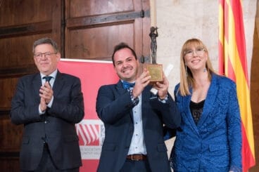 Juan Antonio Sapena con el Premio Euterpe 2022