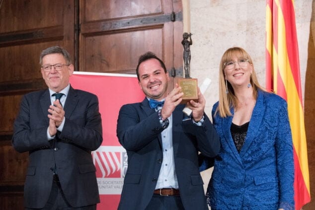 Imagen: Juan Antonio Sapena con el Premio Euterpe 2022