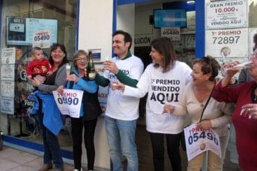 El Gordo de Navidad se vende en la administración Jubama de Xàbia (7)