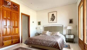 Habitación con cama de matrimonio