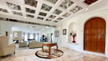 Hall de entrada a doble altura