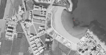 Playa del Arenal 1973-1980. Cimentaciones de los actuales locales donde iban las torres