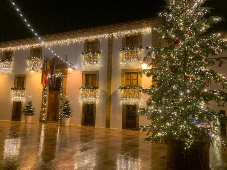 Plaza del ayuntamiento de Xàbia en Navidad
