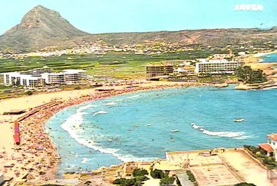 Postal de la Playa del Arenal en los años 70