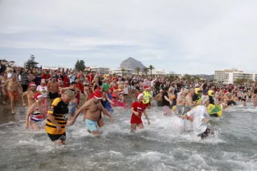 Primer baño del año 2023 en Xàbia13