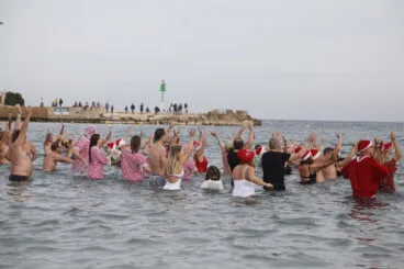 Primer baño del año 2023 en Xàbia21