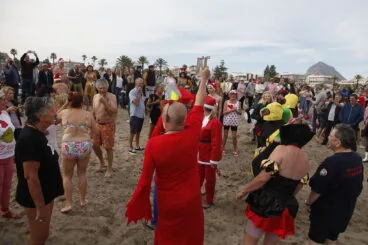 Primer baño del año 2023 en Xàbia41