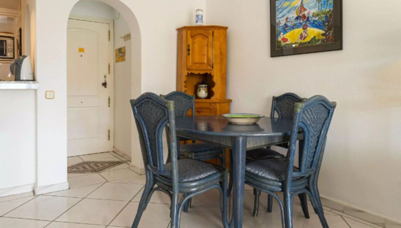 Zona para comer hasta 4 personas