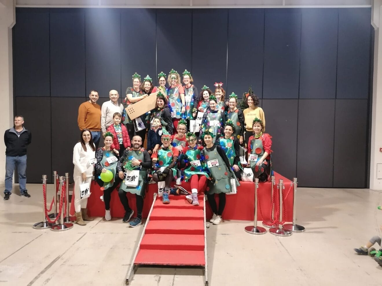 Corredores de Llebeig recogen el premio en la San Silvestre de Ondara