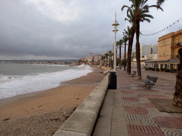 Imagen: Paseo de la playa de la Grava de Xàbia