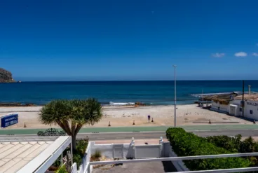 Una casa de vacaciones frente al mar