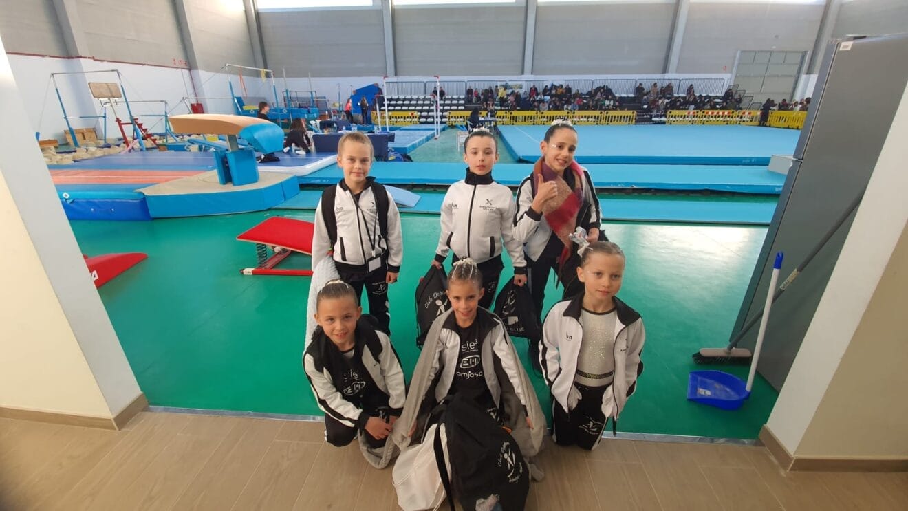 Algunas de las gimnastas del CD Montgó Xàbia en la prueba de Onda
