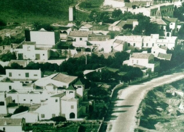 Imagen: Cine de verano Monterrey (pantalla a la izq) | Foto Xàbia Meravellosa