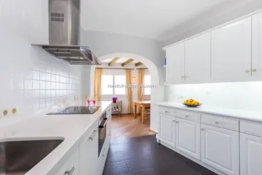 Cocina en tonos blancos