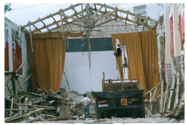 Imagen: Demolición del Cine Espinós | Foto Arxiu de Cine REIG/FORNA