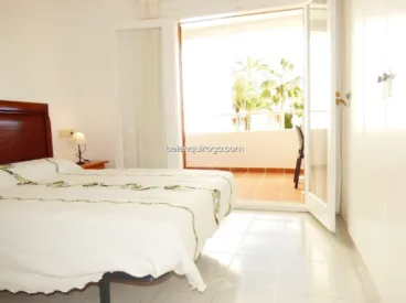 Dormitorio doble con acceso a la terraza