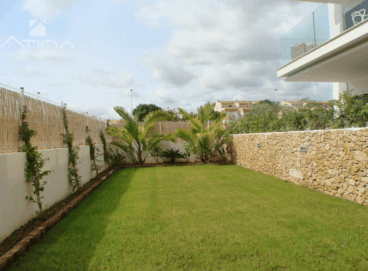 Espacio con jardín