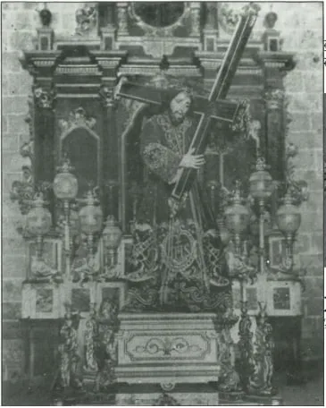 Imagen de Jesús Nazareno frente al antiguo altar de madera de Sant Sebastià