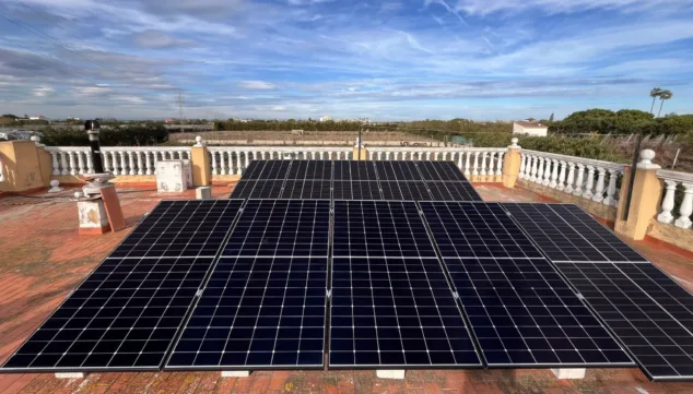 Imagen: Instalaciones de paneles solares de Energías Renovables HG