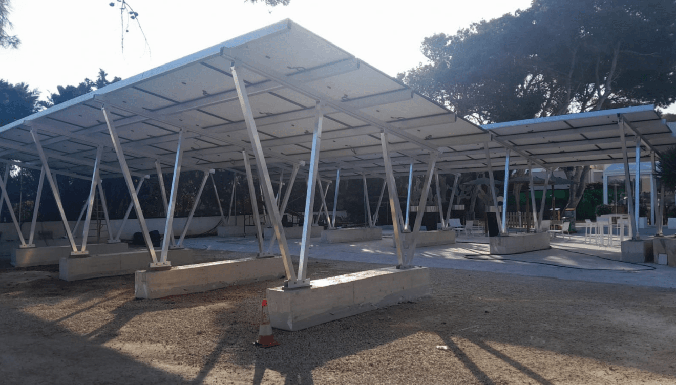 Instalaciones de paneles solares en grandes superficies