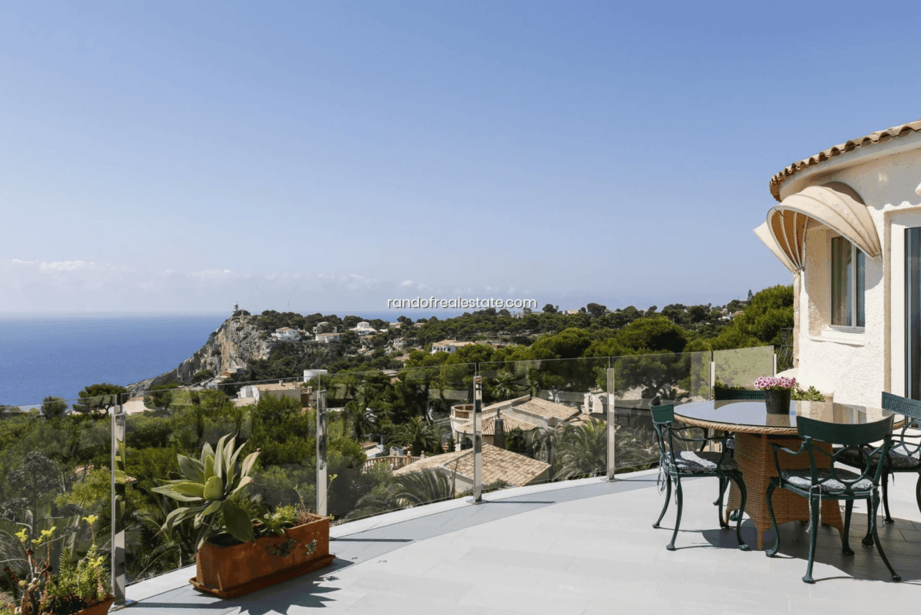 Paisaje al mar y terraza