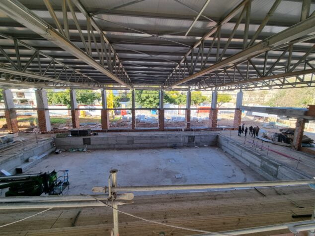 Imagen: Obra de construcción de la piscina cubierta municipal de Xàbia