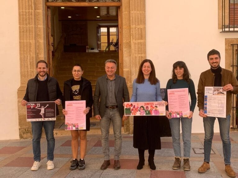 Presentación de la programación por el 8M en Xàbia
