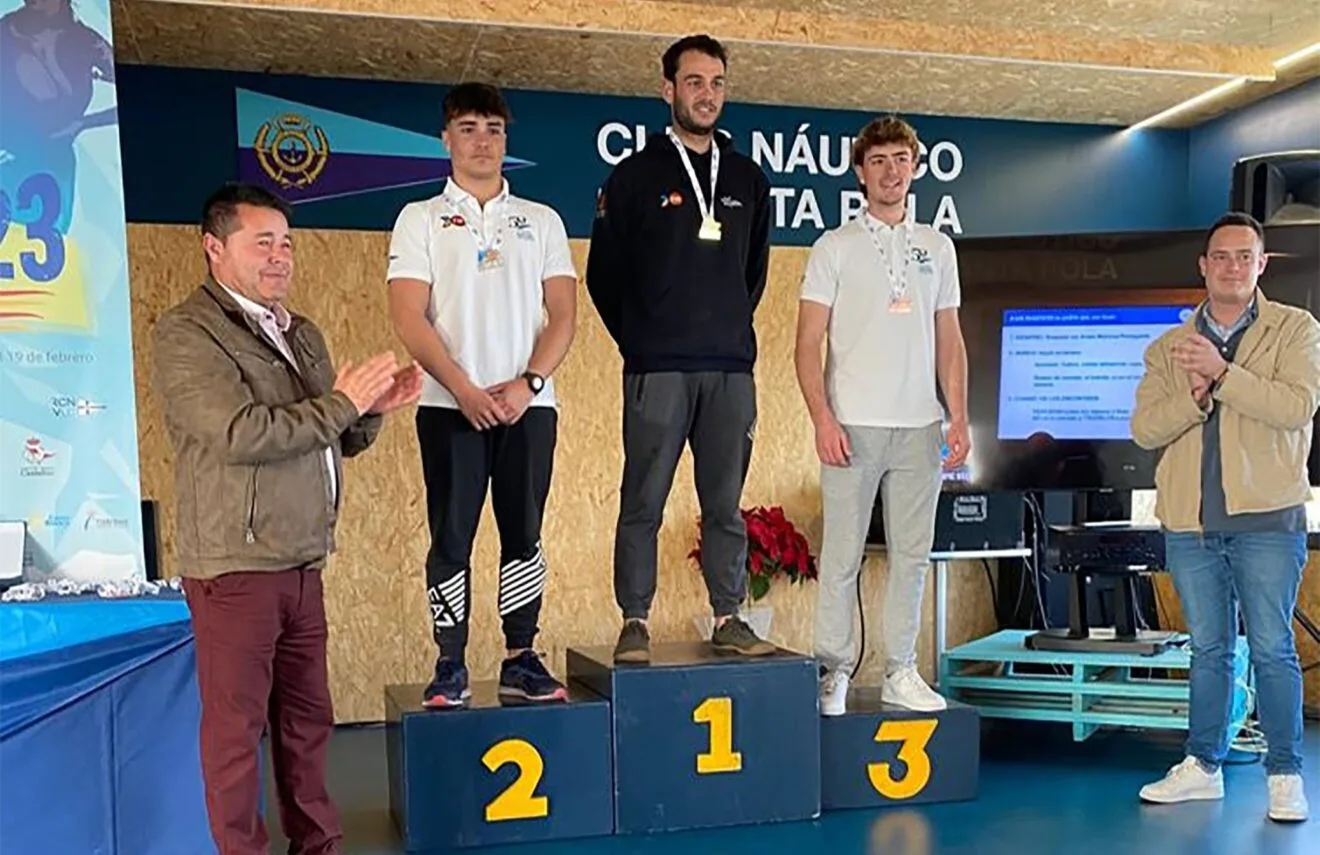 Regatistas del Club Náutico de Jávea en la CV Olympic Week copia