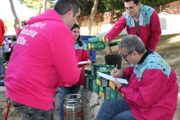 Reparto de arroz en el Dia de Penyes Xàbia 2023 (2)