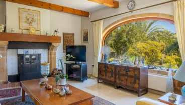Salón espacioso y muy luminoso