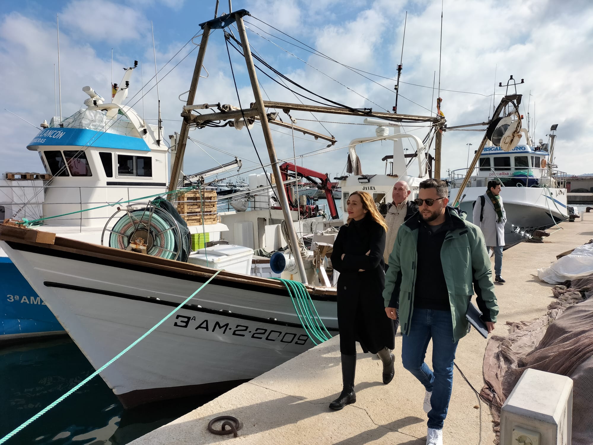 Transición Ecológica visita el puerto pesquero de Xàbia