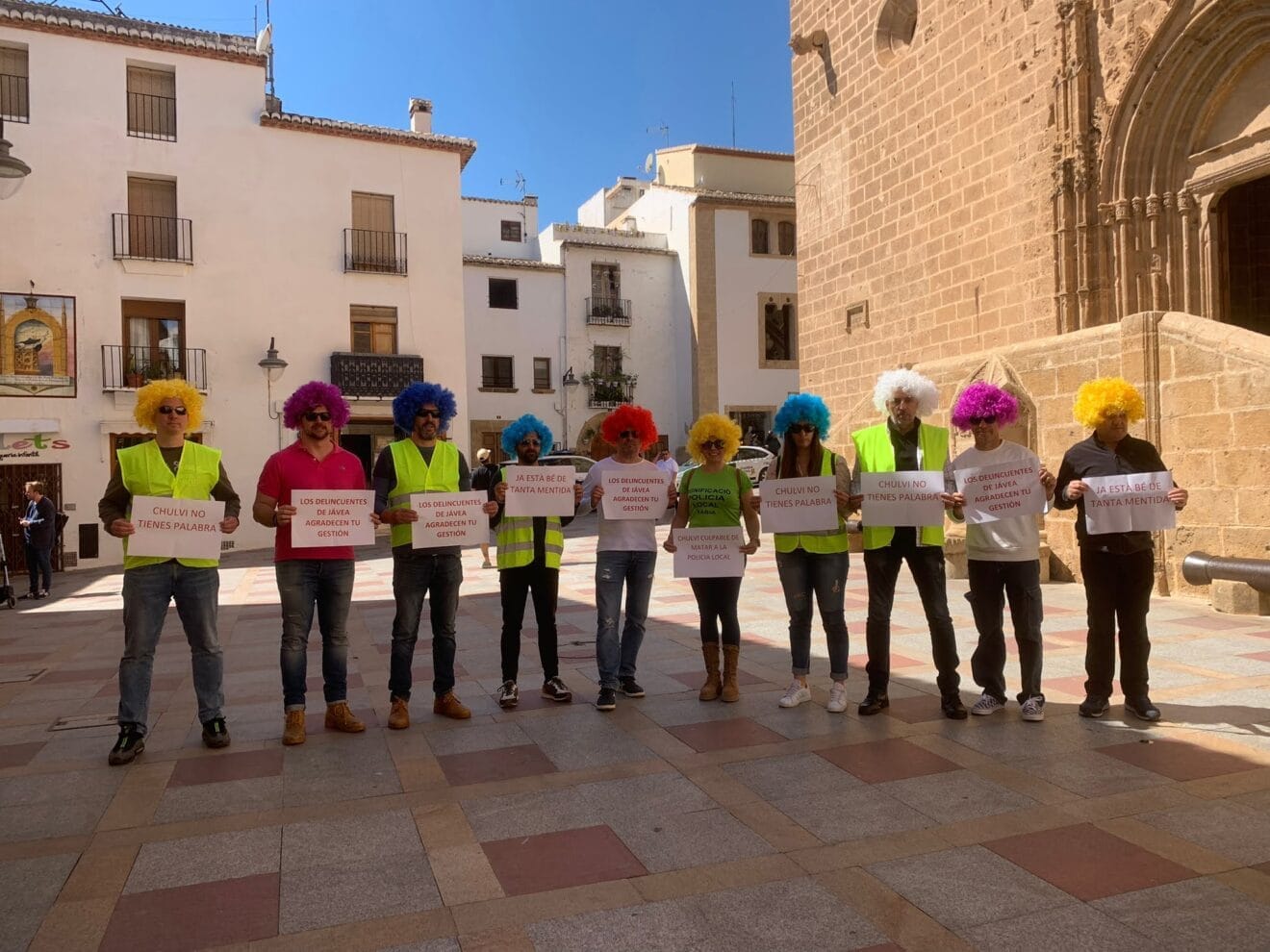 Agentes de la Policía Local de Xàbia protestan por su salario