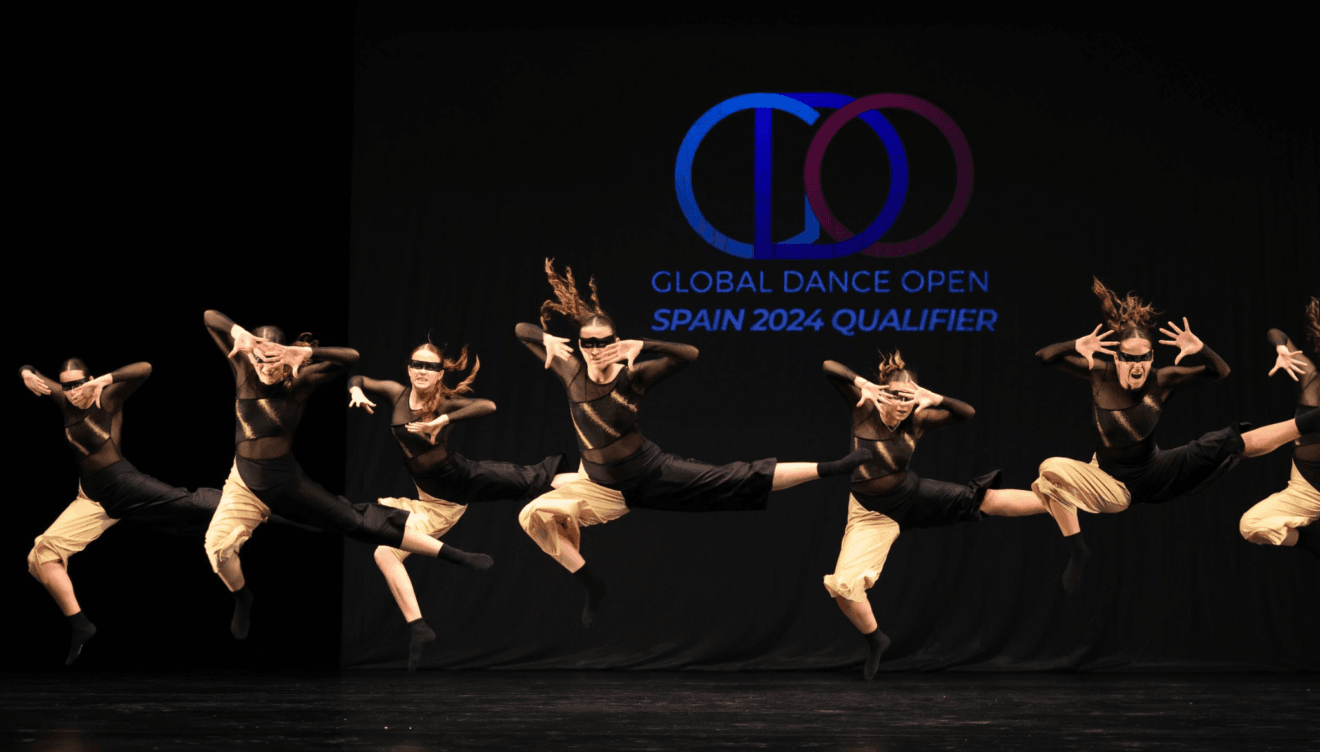 Clase de danza urbana y comercial en la escuela Foot Works