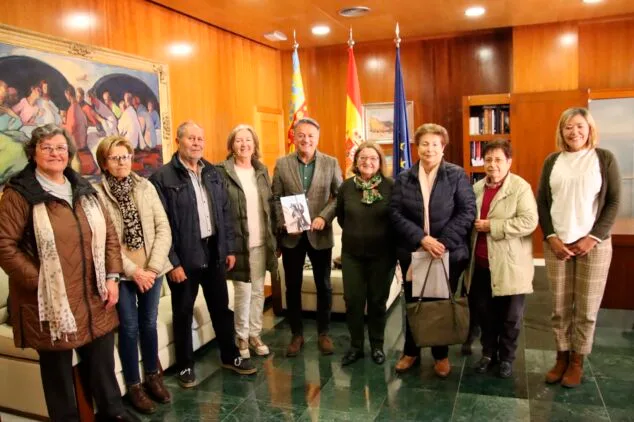 Imagen: Cofradía del Nazareno de Xàbia acordando la fecha de la Bajada en 2023