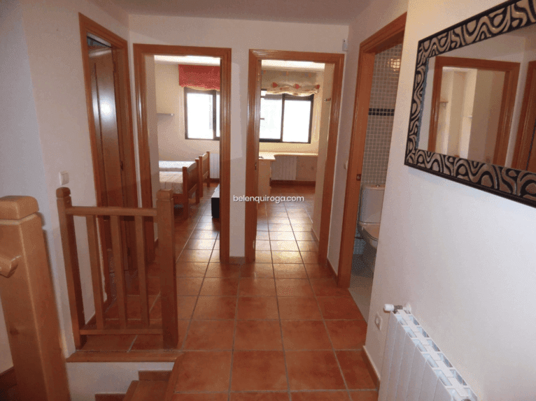 En esta planta existen 3 dormitorios y 2 baños