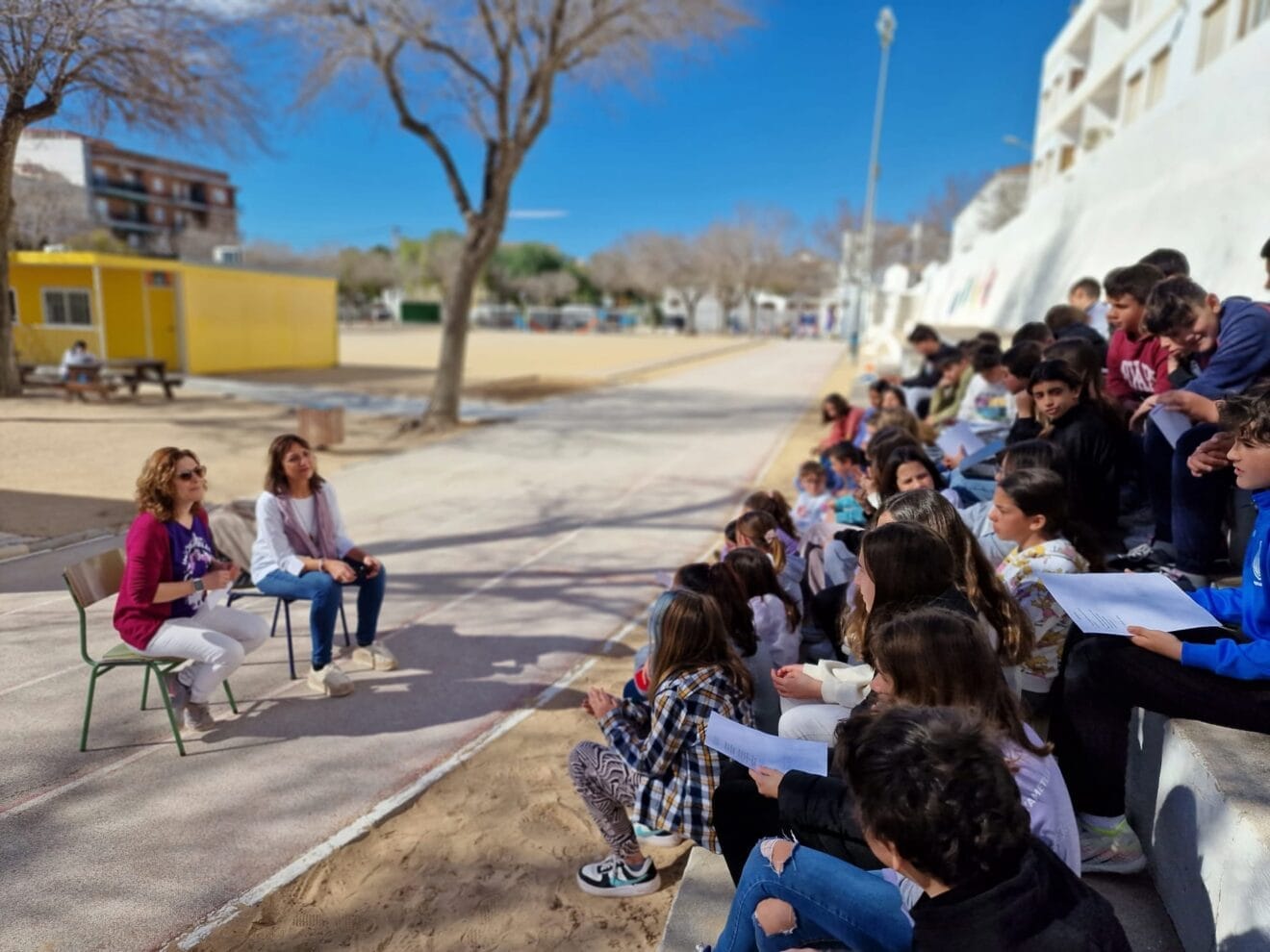 Encuentro de los alumnos del CEIP Graüll con Fina Doménech