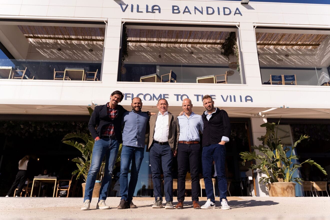Familia Ovejero y socios Grupo Cala Bandida