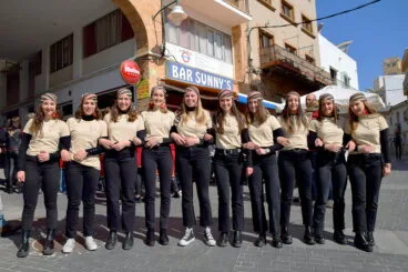 Filà Bandoleres  en la entraeta del Mig Any de Moros i Cristians