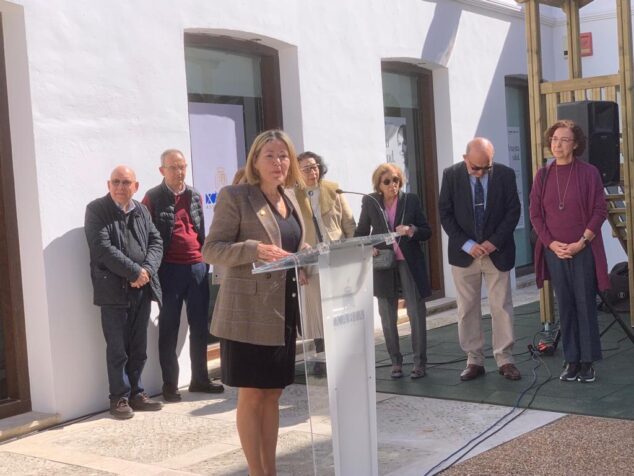 Imagen: Kika Mata en la inauguración de la plaza a 'Doña Ramona'