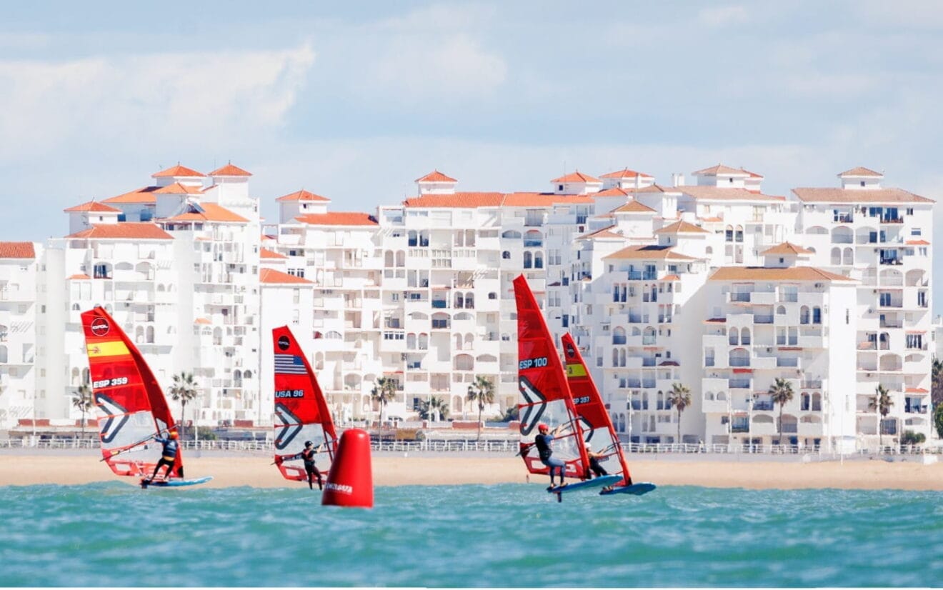 José Luis Boronat (ESP100), en una de las mangas de la competición disputada en Cádiz| Foto Federación Andaluza de Vela
