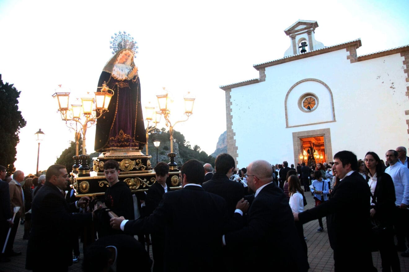 Las dos imágenes a la salida del Calvario