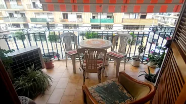 Terraza del apartamento cerca del puerto